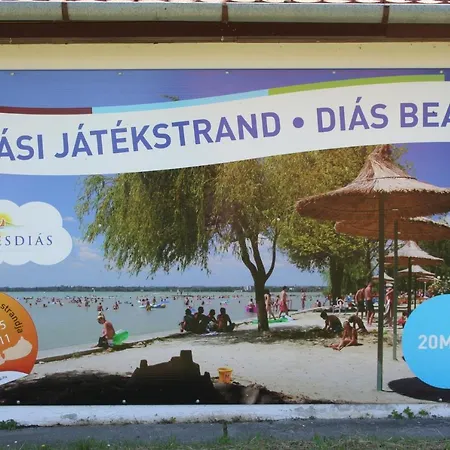 Leander Vendeghaz בית הארחה 3*