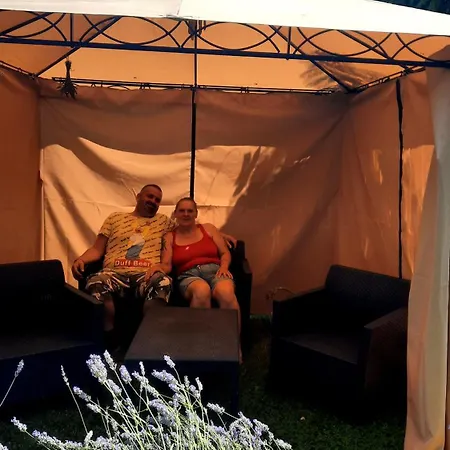 Leander Vendeghaz בית הארחה גיינסדיאס