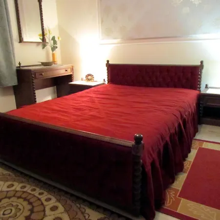 בית הארחה Leander Vendeghaz