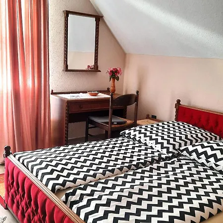 Leander Vendeghaz בית הארחה גיינסדיאס