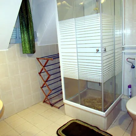 Leander Vendeghaz בית הארחה