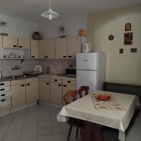 בית הארחה Leander Vendeghaz 3*