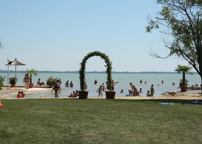 Leander Vendeghaz Gyenesdiás