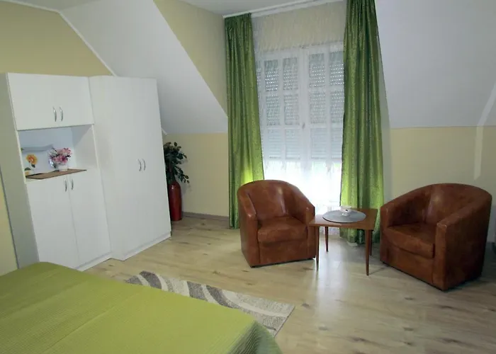 Leander Vendeghaz 3* Gyenesdiás