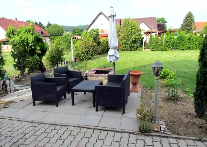 Leander Vendeghaz 3*