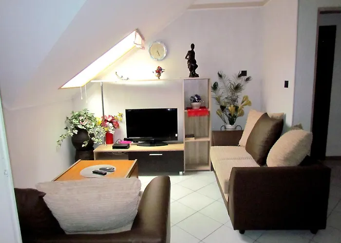 Leander Vendeghaz Gyenesdiás