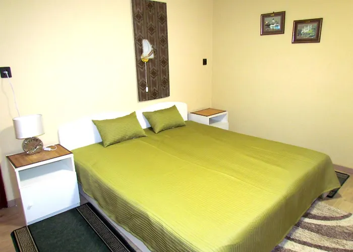 Leander Vendeghaz Vendégház Gyenesdiás